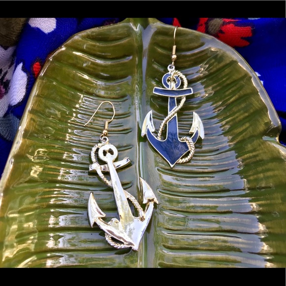 LOVE! Genuine Vintage! Nautical Earrings! ⚓️💫 - Picture 4 of 5